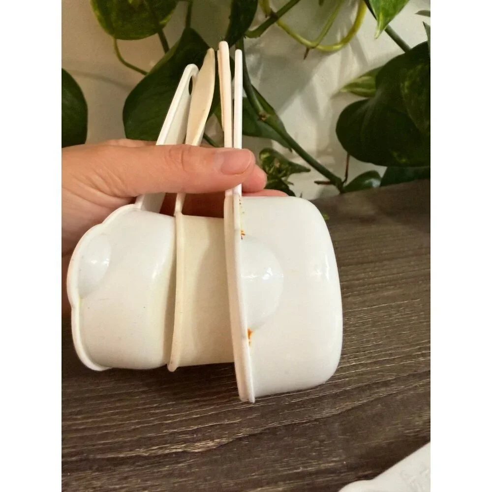 Good cook vintage white measuring cups